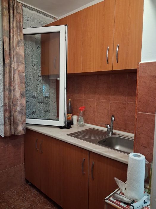 Închiriez Garsoniera