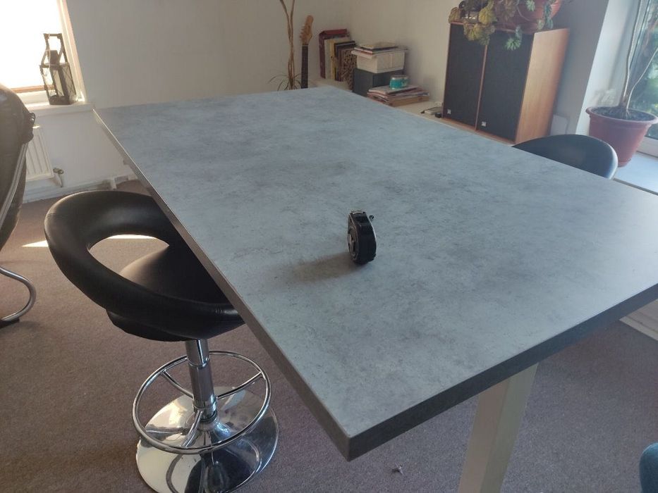 Отдaм дapом IKEA стол регулируемый