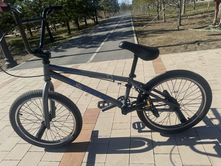 Продам велосипед BMX новый