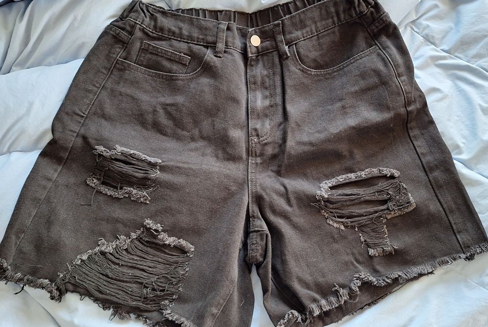 Дамски къси панталонки дънкови черни