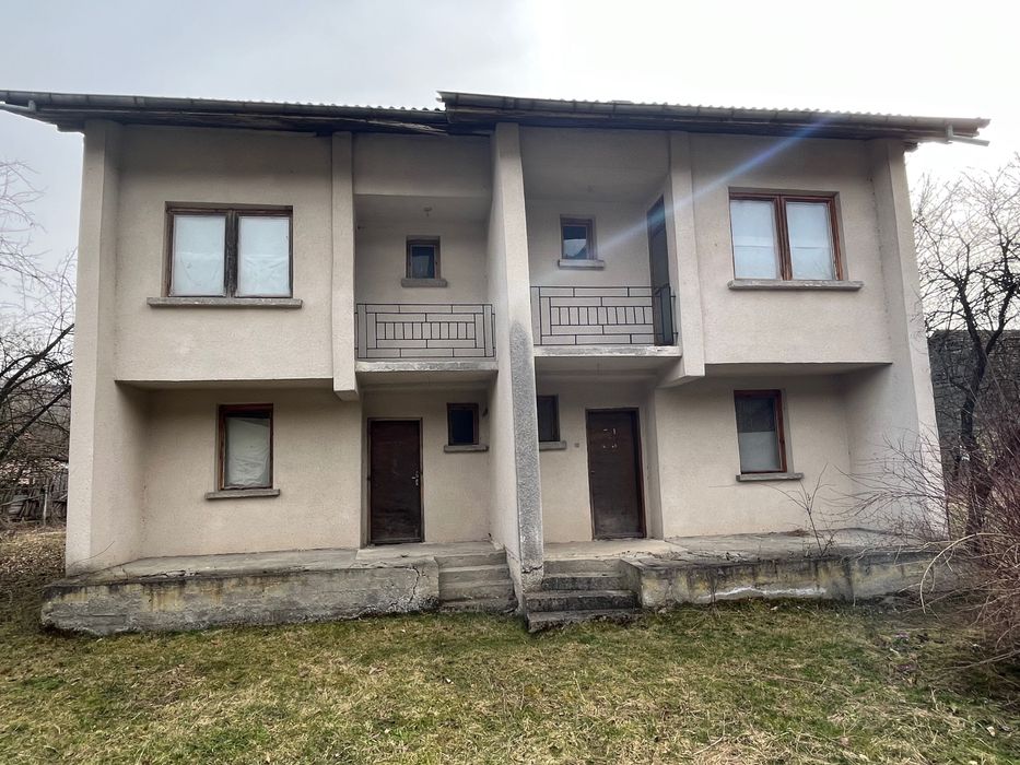 Продава се Къща в Ботевград - 140 кв.м за 429 €/кв.м - Снимка #1