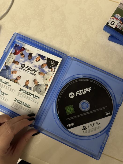Продам диск FIFA 24 в идеальном состоянии