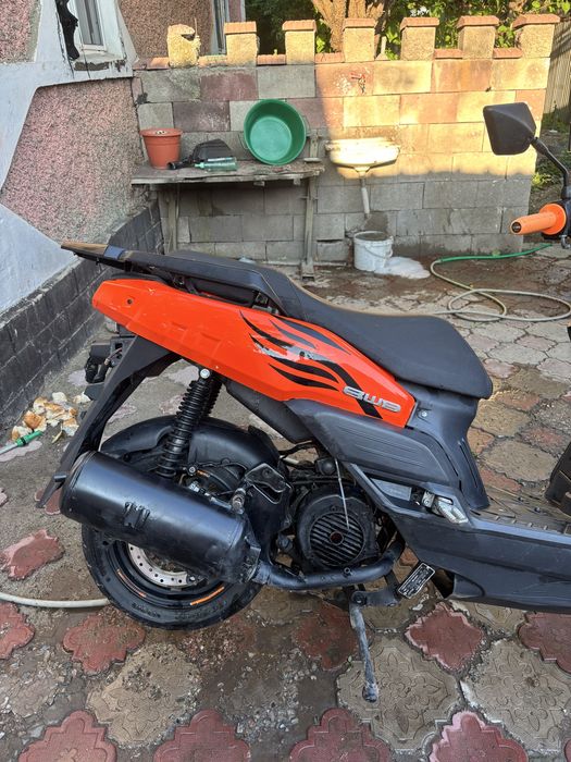 Продам мопед танк 150 кубов.