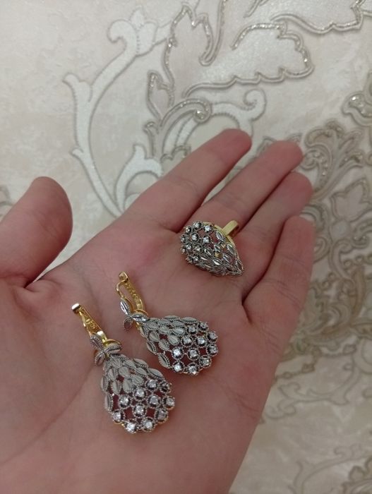 Женские украшения