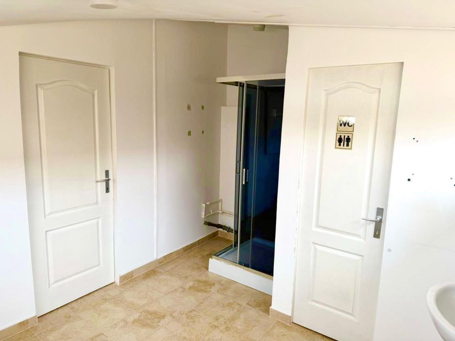 Inchiriez spatiu comercial (156mp- mansarda)