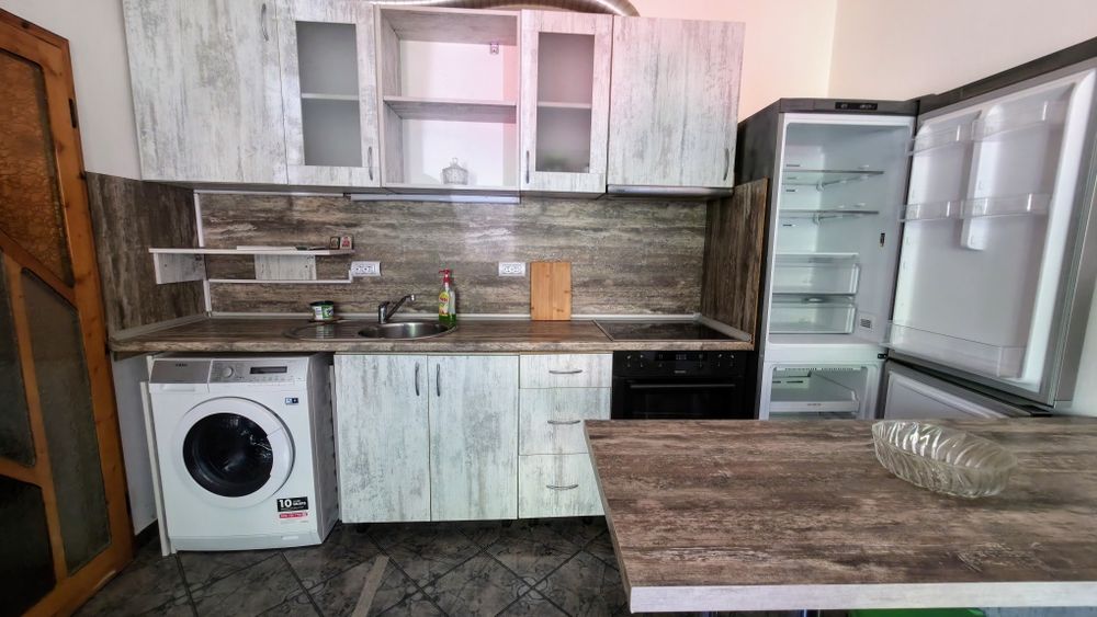 Продава се 2-ст. тухлен апартамент на ТОП локация в жк.Изток,гр.Перник