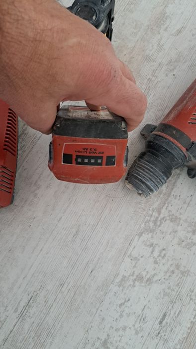 Батерии Хилти, перфоратор Хилти ТЕ 4  лазер Деваулт червен лъч