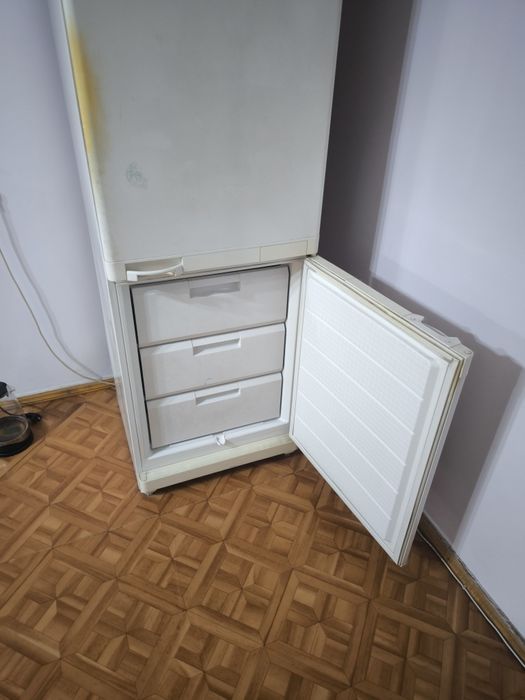 Продаётся холодильник Bosch и Зил-москва, рабочие