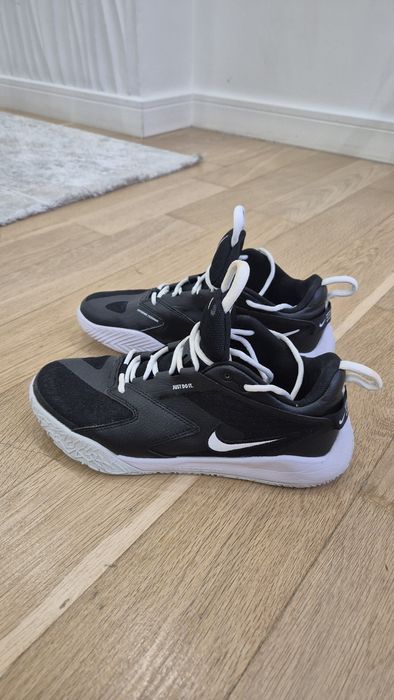 Кроссовки для воллейбола