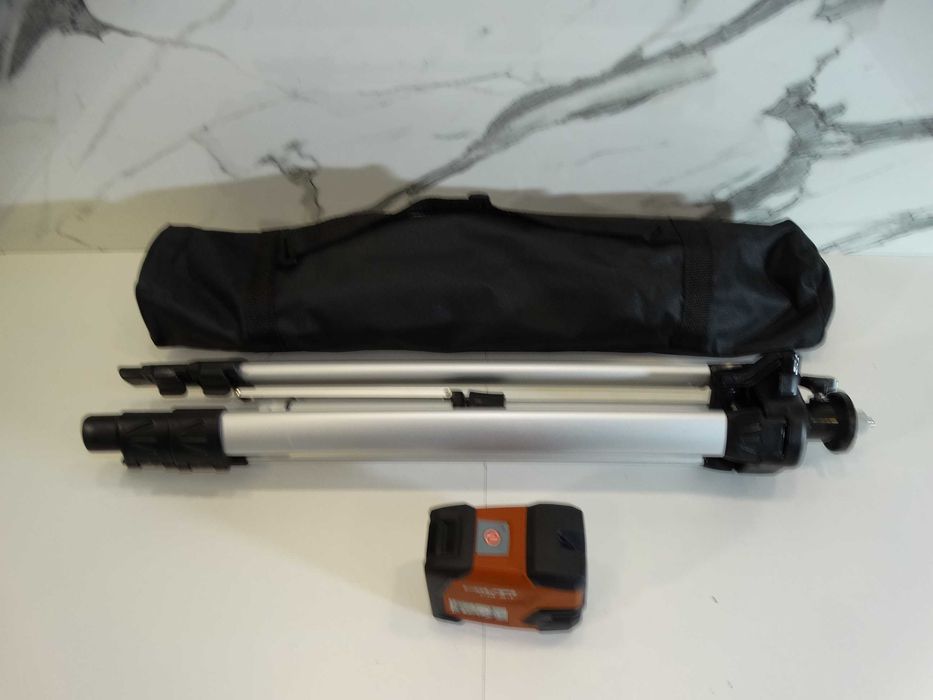 Hilti PM 2L - Линеен червен лазер + тринога 1.50 м.