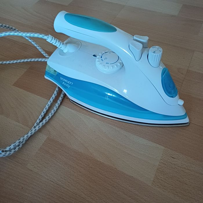 Продам  - утюг Scarlett