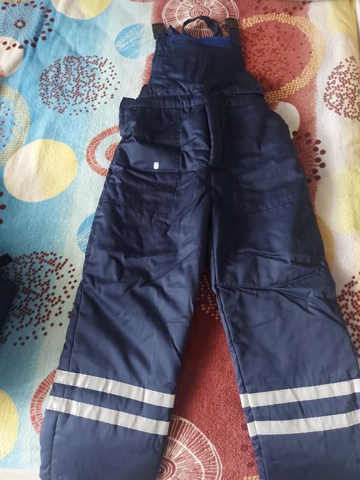 Продавам работно облекло