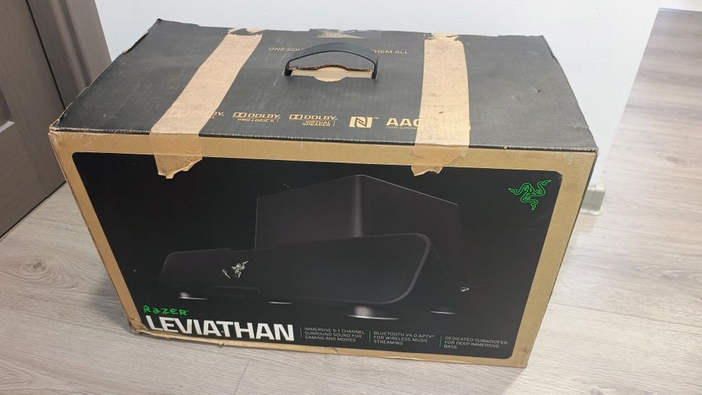 Razer Leviathan ca defect la cutie