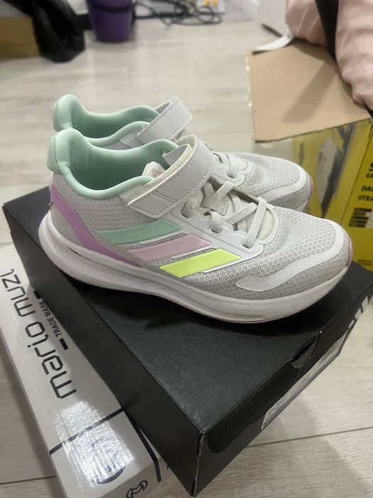 Кроссовки adidas 33 размер