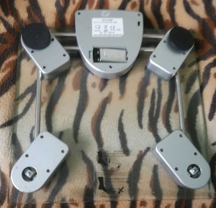 Продавам/Бартер Два Броя Електронни Смарт Кантари !