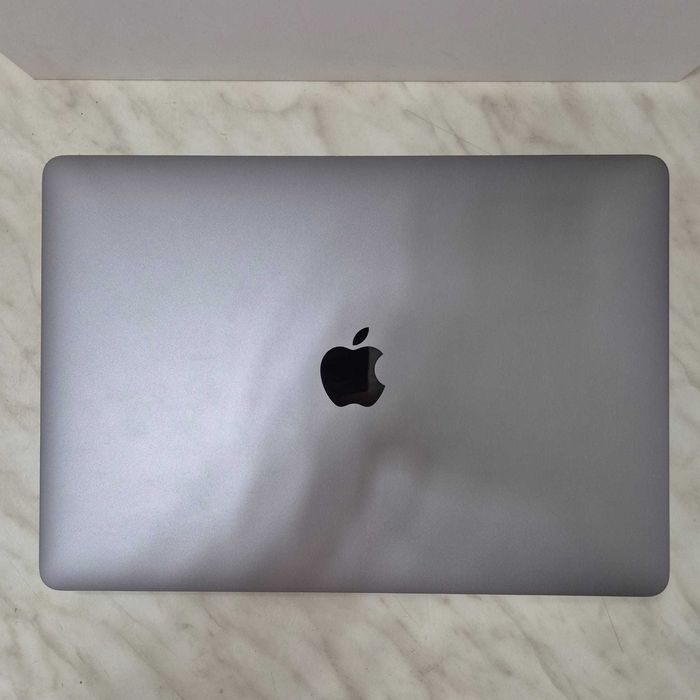 Macbook air 2020 cu m1 8gb ram 256gb cutie impecabil bat 94% 35474/ 33700