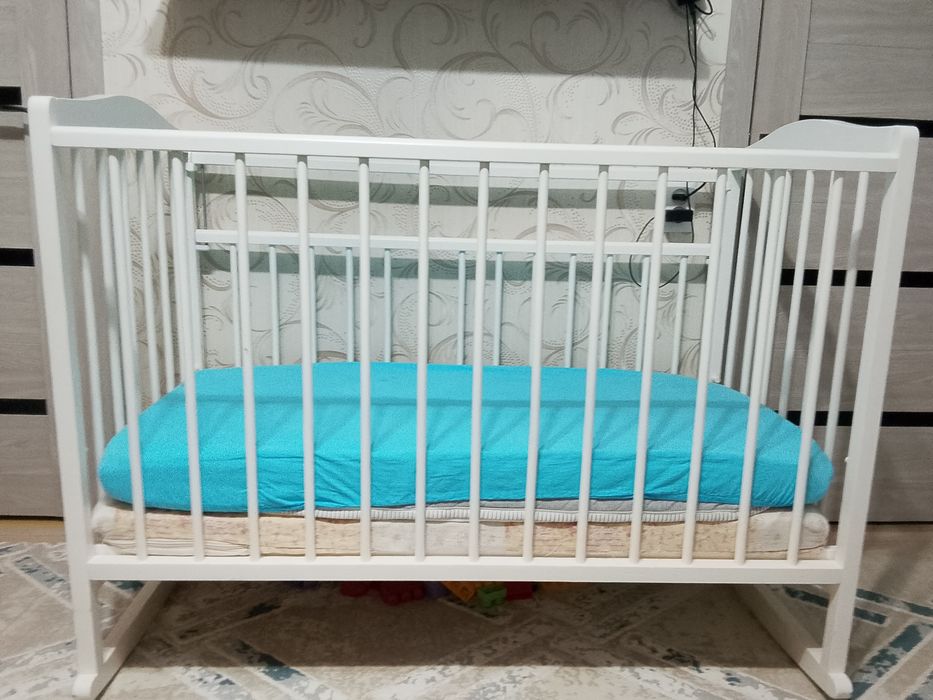 Продам детскую кроватку