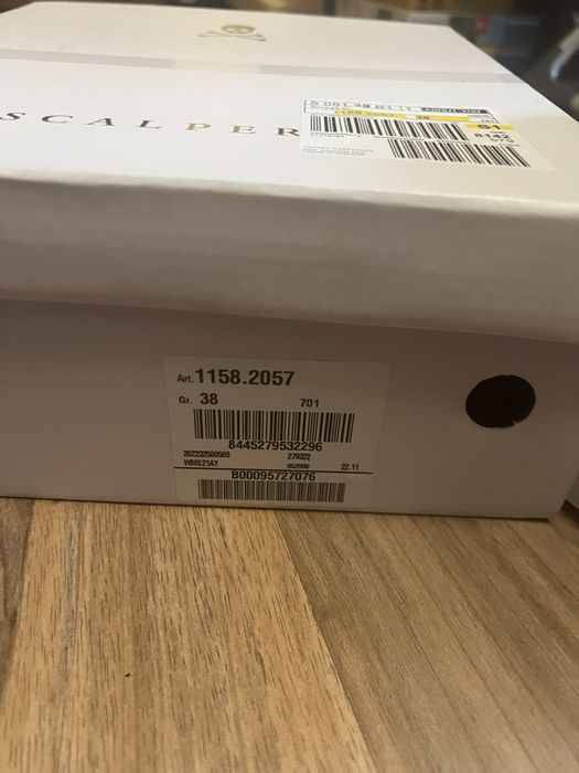 Дамски златисти кецове Скалпърс