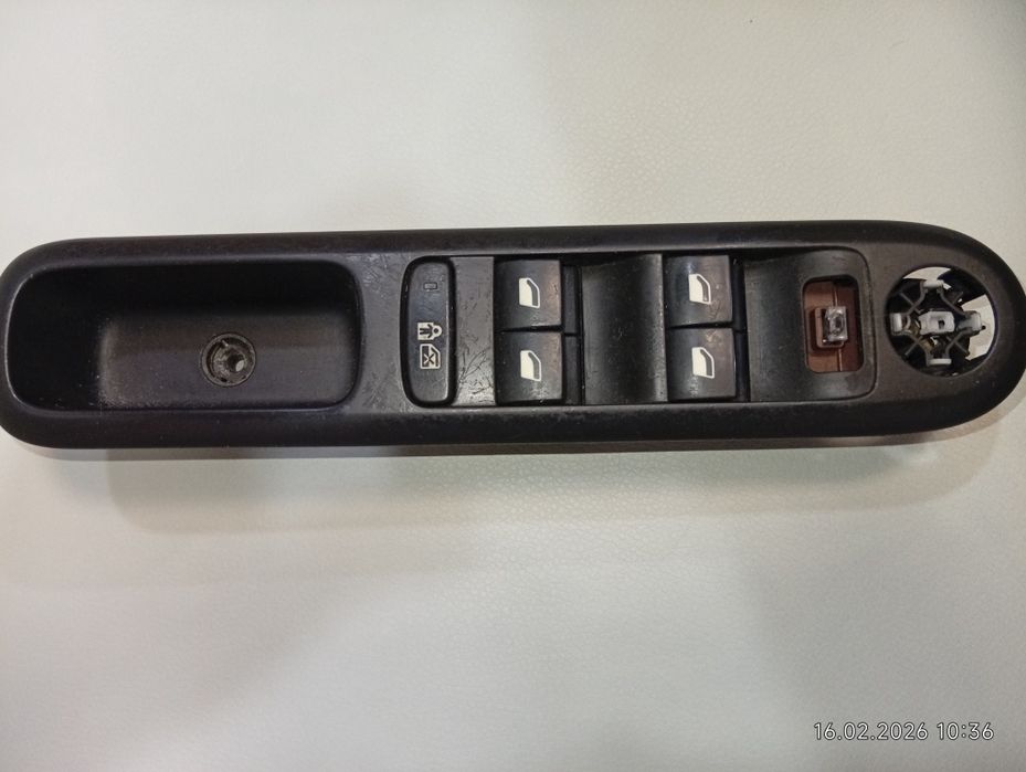 Панел управление огледала и стъкла Пежо 5008