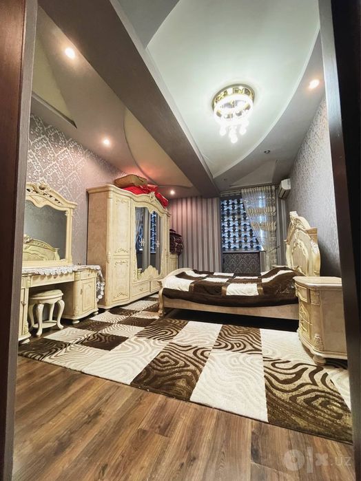 3 ком. Квартира 180 м2. Ор-р: улица Нукус