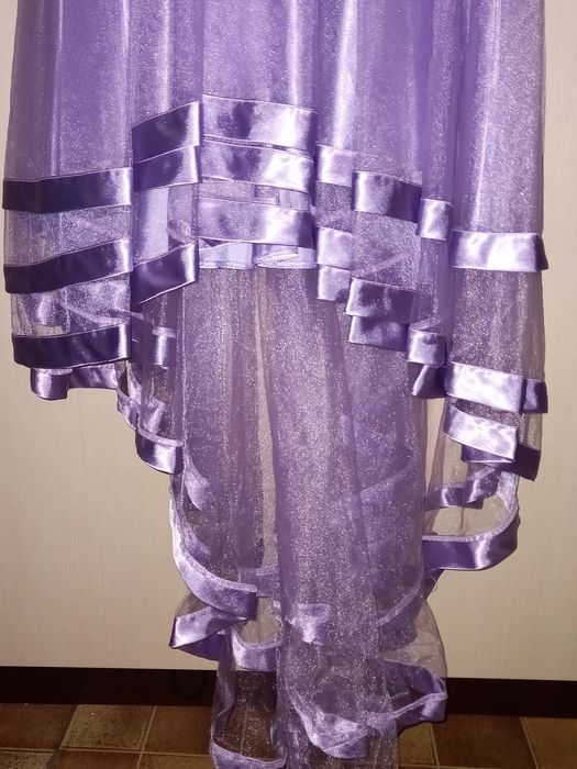 Асиметрична официална рокля