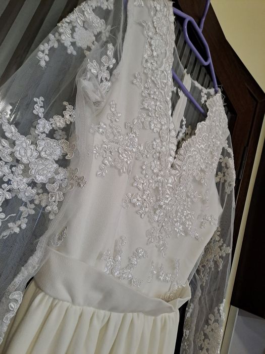 Дълга рокля с дантела