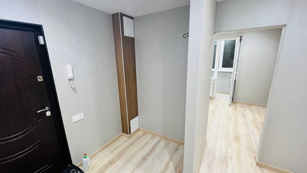 2-комн. с новым ремонтом, 8 микрорайон