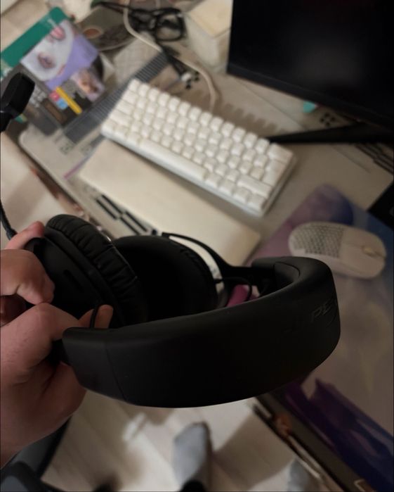 Urgent HyperX Cloud 3 wireless noi