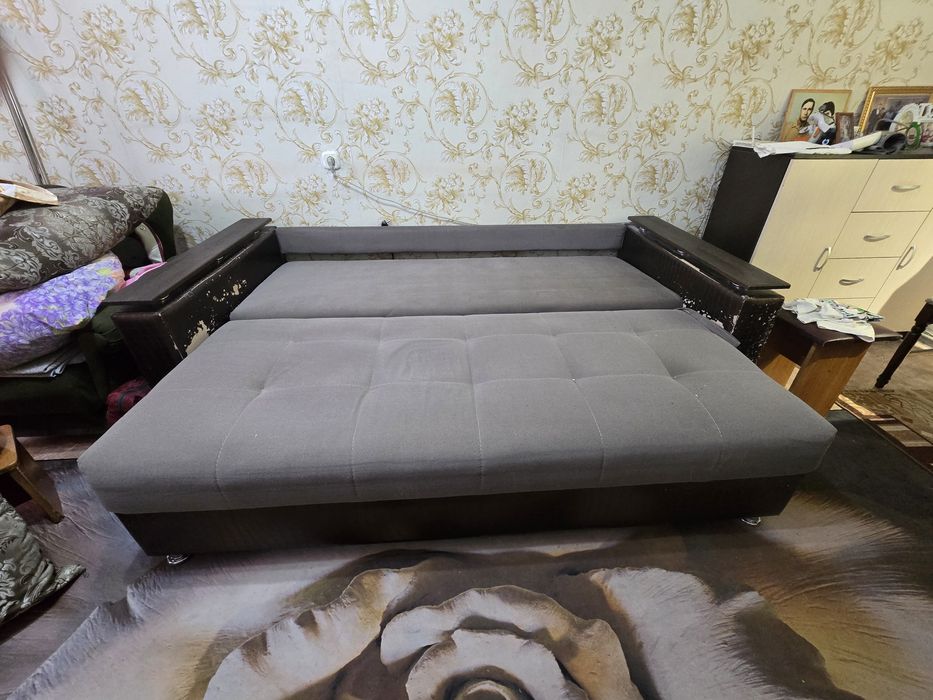 Отдам бесплатно диван н