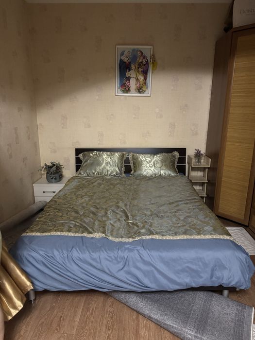 Кровать с матрасом 160*200
