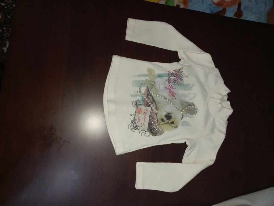 Продаю одежду на девочку новое