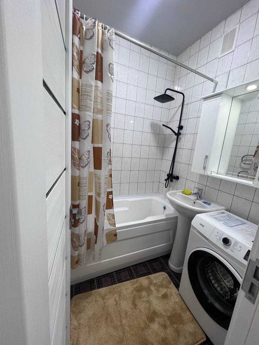 продам квартиру метро мирза улугбек 2/2/4 57000