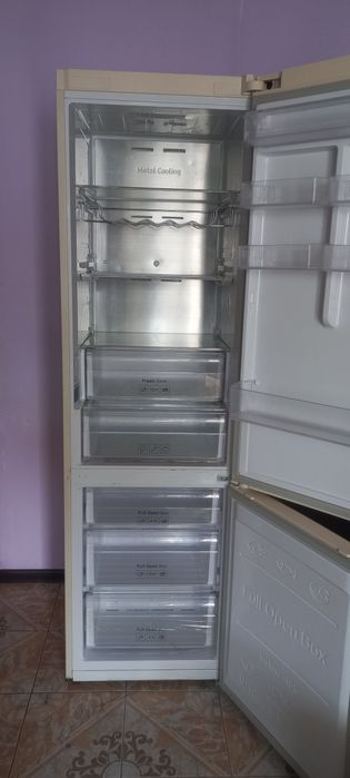 Инверторный холодильник Самсунг