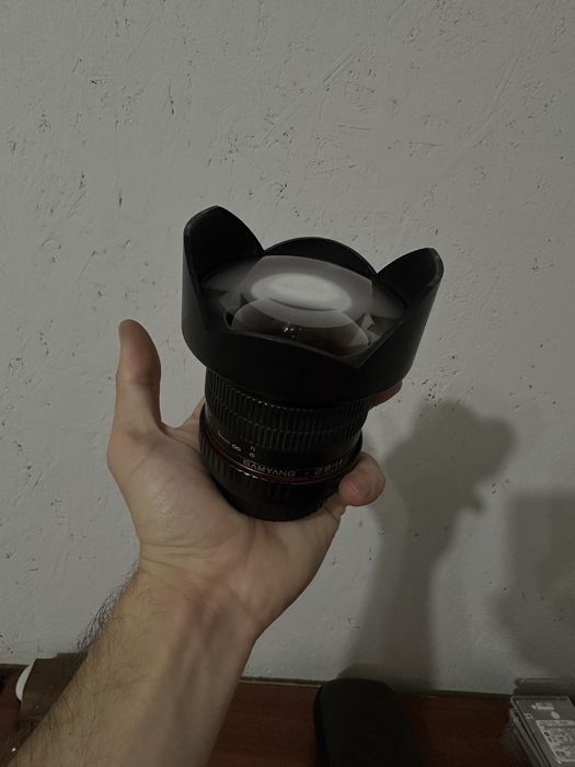 Samsang 14mm f2.8 canon eos
