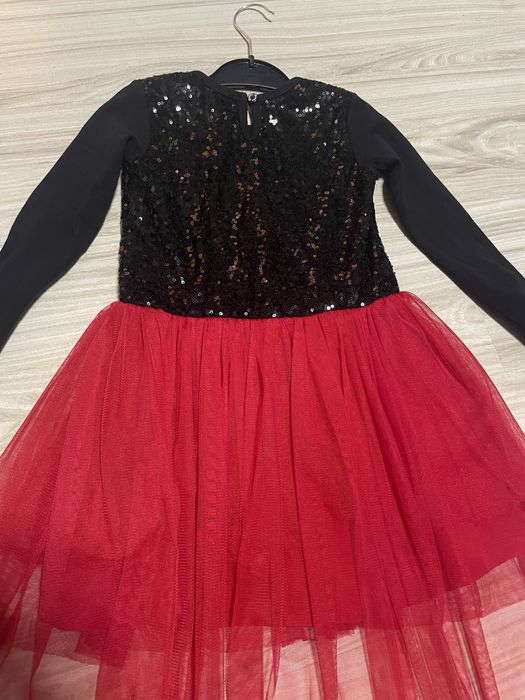 Приказна детска рокля