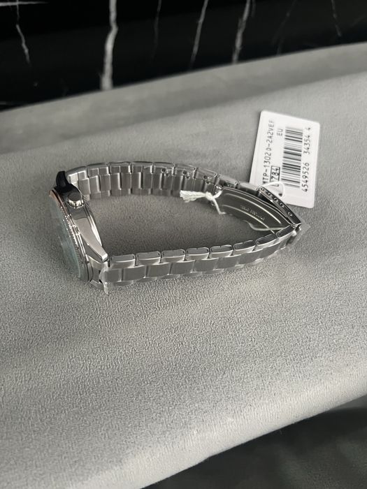 Часы casio новые