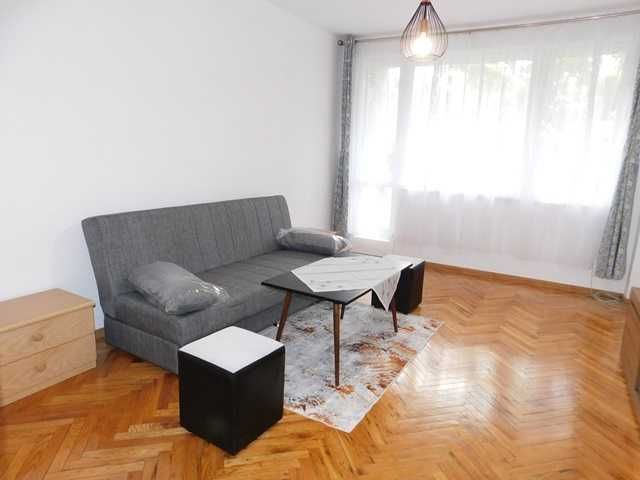 Дава се под наем Тристаен апартамент в Търговище, Център - 80 кв.м за 382.5 € - Снимка #2