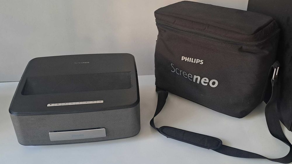 Videoproiector Ultra ShThrow Philips Screeneo HDP1590 Geanta Originala