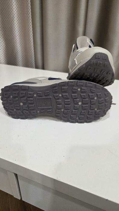 Новые кроссовки 38 размер