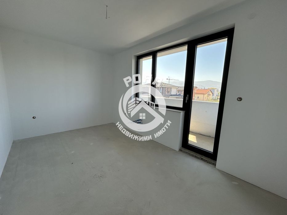 Продава се Къща в Пловдив, Остромила - 380 кв.м за 1048 €/кв.м - Снимка #10