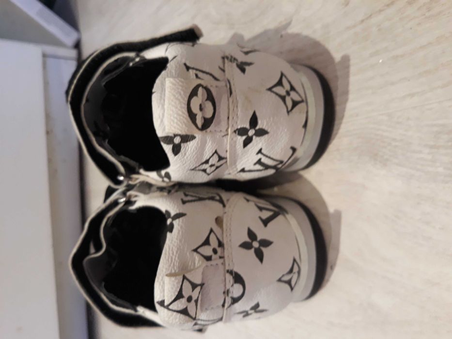 Спортни обувки LOUIS VUTTON, Маратонки NIKE