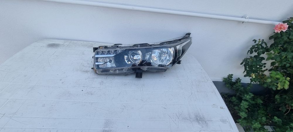 Far stanga Toyota corolla