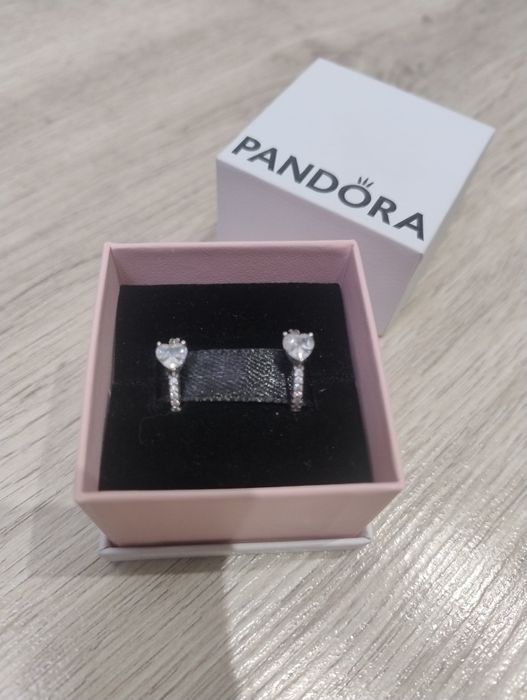Cercei rotunzi Pandora