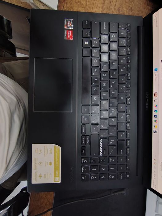 Kompyuter: Asus vivobook
