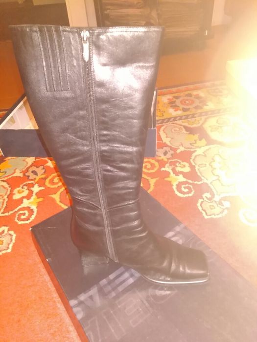 Продам сапоги женские