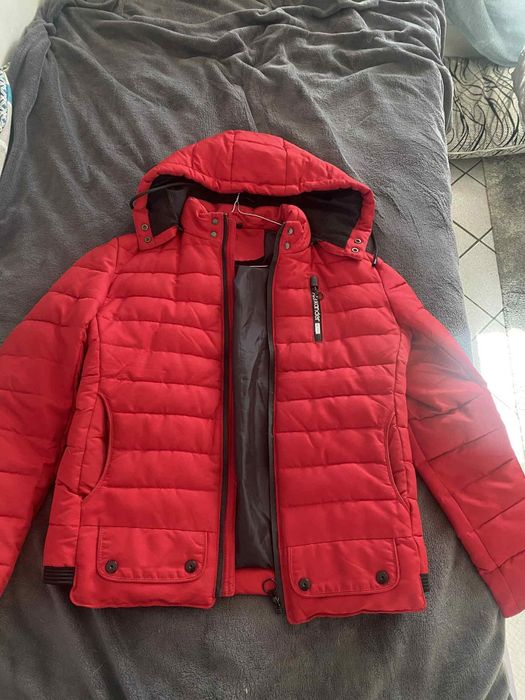 Дамско зимно яке с качулка - червено, размер S