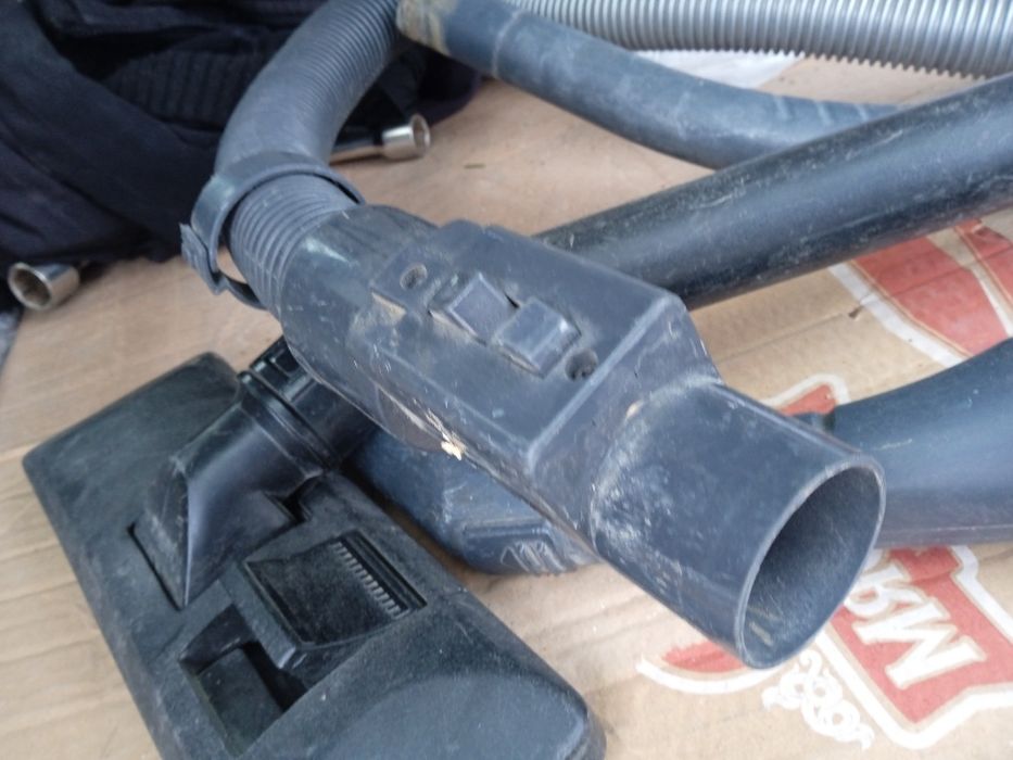 Шланги и щетки от пылесоса