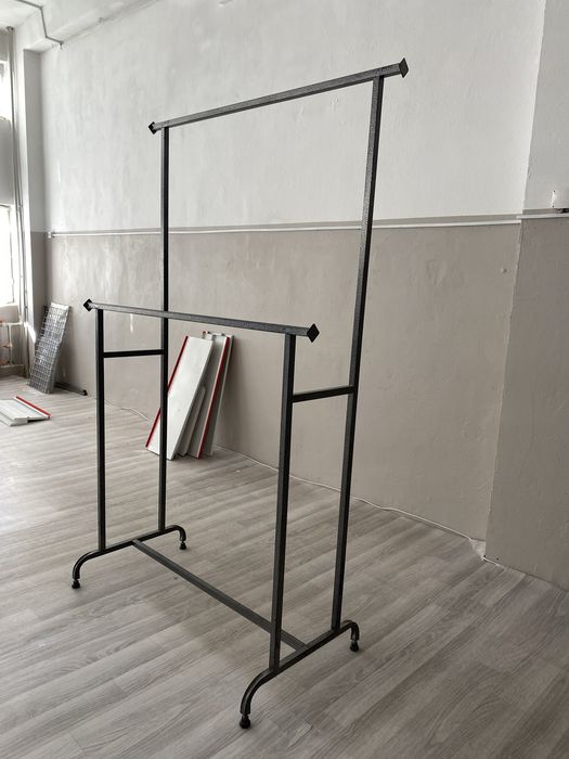 Вешало для одежды.