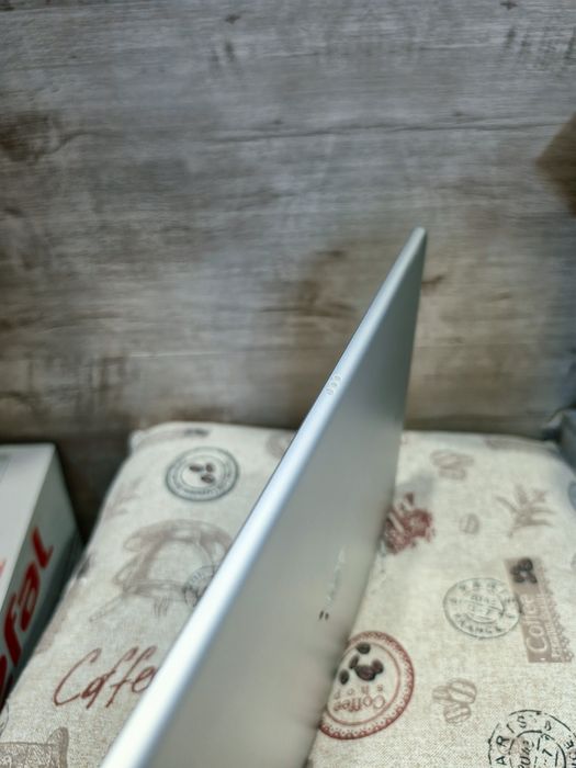 iPad Pro 12.9 inch 2nd Gen 64Gb Silver + Нов Тъч скрийн