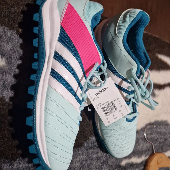 Спортни обувки adidas